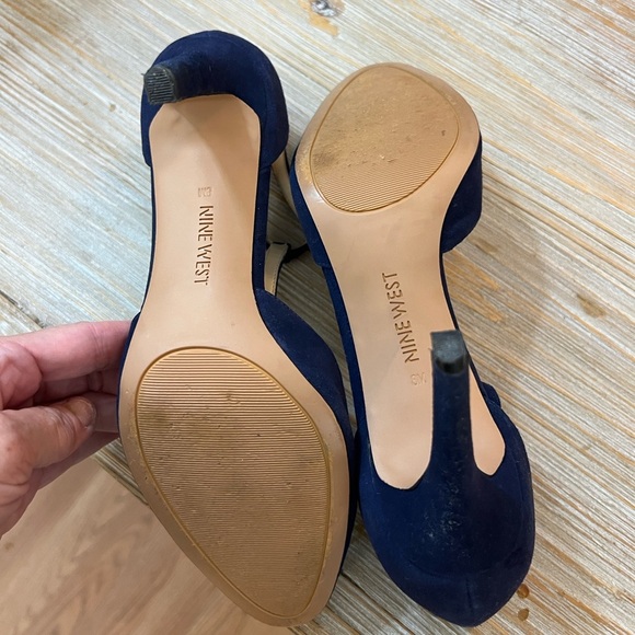 Nine West,Breezy T-Strap,Navy Heels,/Pumps, Arch Support & Comfy,EUC, Size 8.5 - Picture 9 of 12